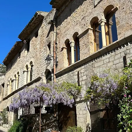 Custhom St Guilhem-le-desert サン・ギレム・ル・デゼール
