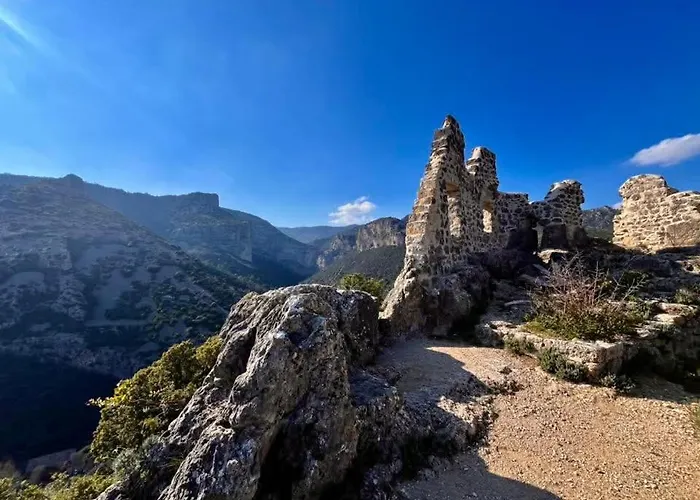 Custhom St Guilhem-le-désert * Saint-Guilhem-le-Desert